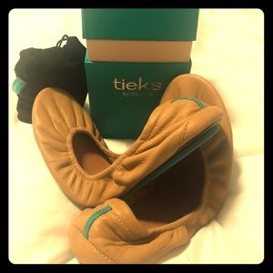 EUC TIEKS size 8